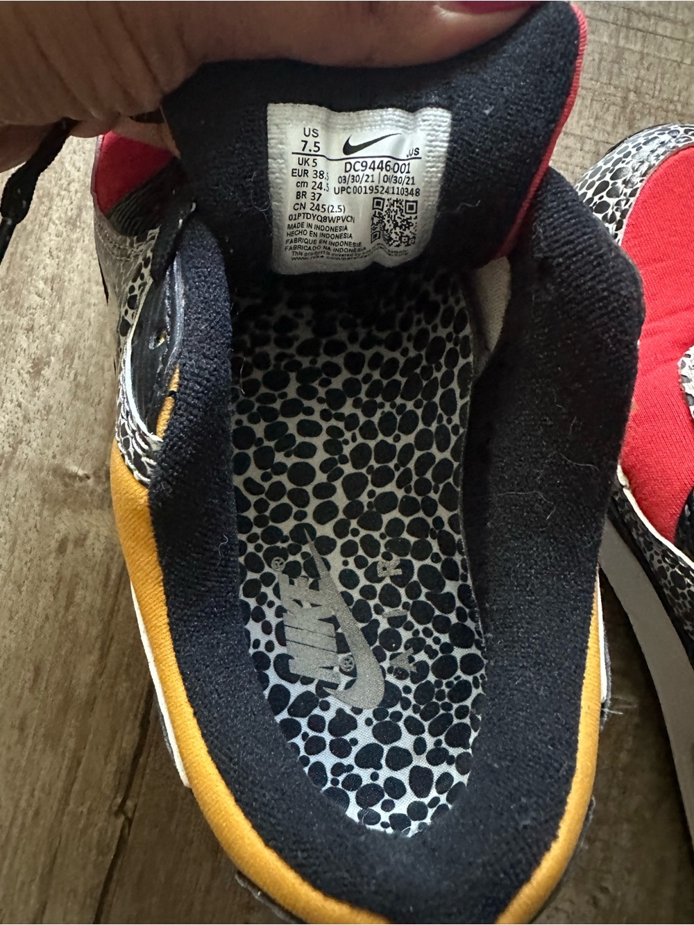 Women’s Nike Air Max 90 SE Black Phantom Chili Red - 7.5 - Picture 4 of 6